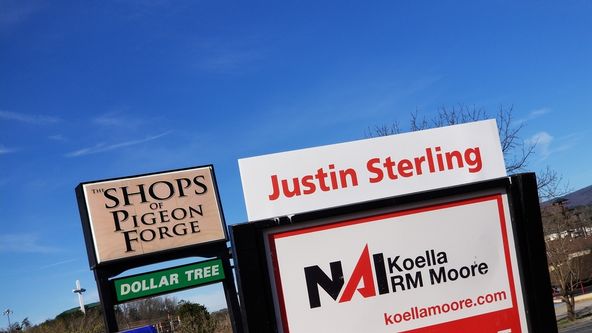 SHOPS AT PIGEON FORGE: 161 E Wears Valley Rd, Pigeon Forge, TN 37863